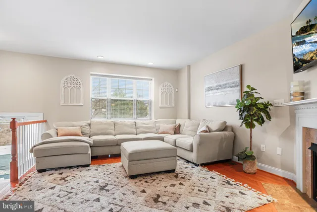 $424,900 | 29 Hoag Lane, Aston, PA 19014