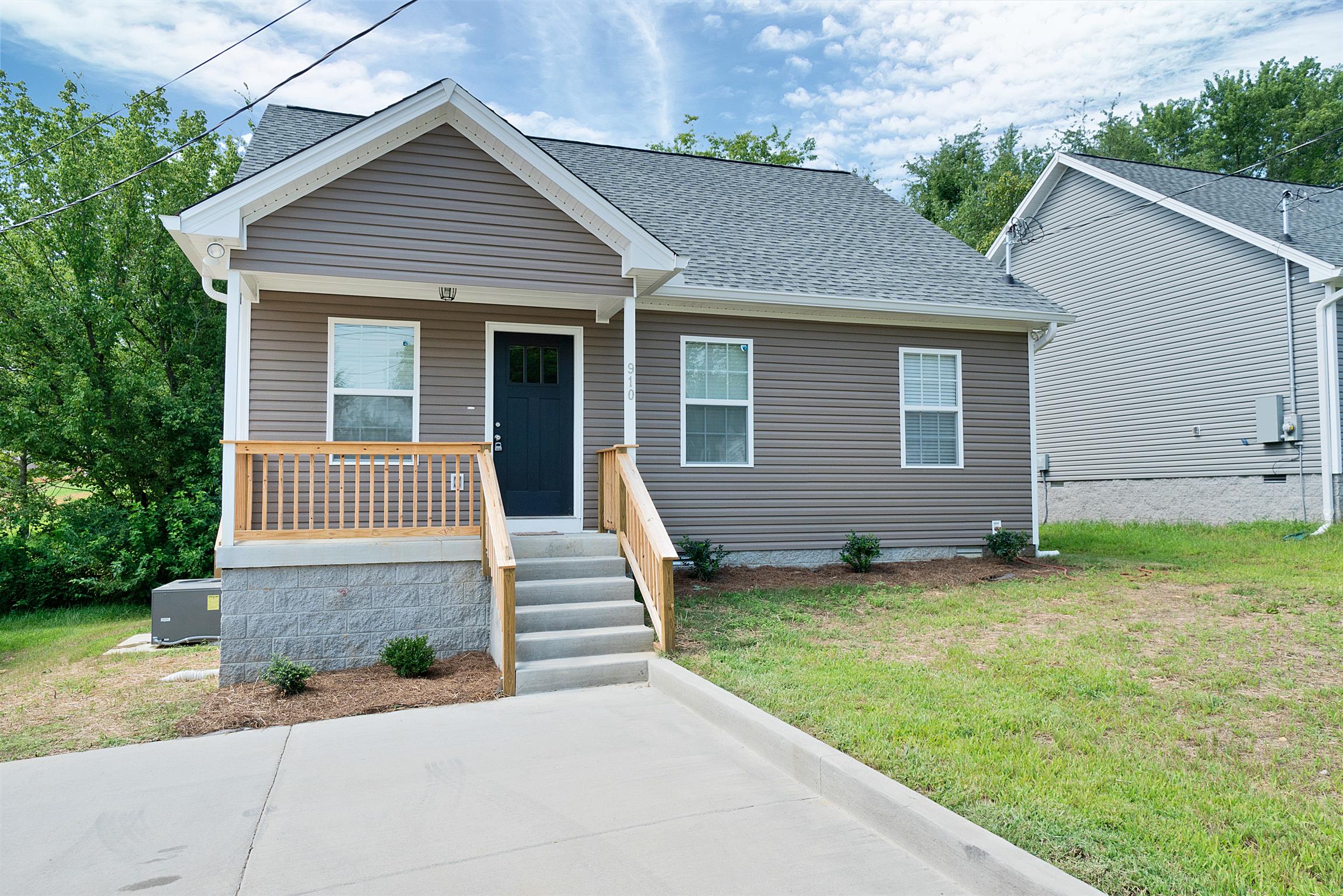 910 East 16th Avenue Springfield, TN 37172 - Photo 1 of 8 Gallery Image 1