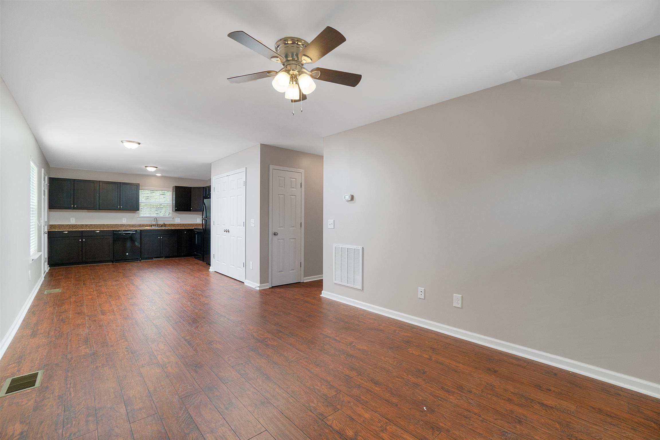 910 East 16th Avenue Springfield, TN 37172 - Photo 4 of 8 Gallery Image 4