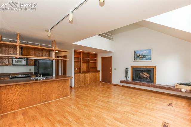 825 Chipeta Road Manitou Springs, CO 80829 - Photo 7 of 37 Gallery Image 7