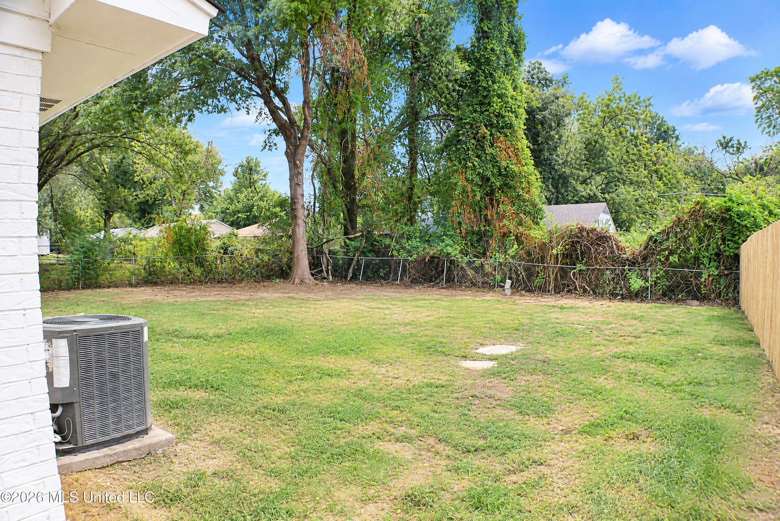 6460 Yorkshire Road Horn Lake, MS 38637 - Photo 14 of 18 03-garden-lighting-blue-sky-reframe-shar