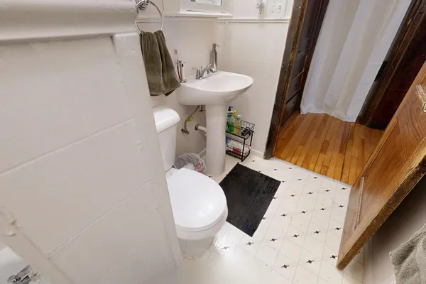 $1,495 | 604 Holly Avenue, Unit 203, St. Paul, MN 55102