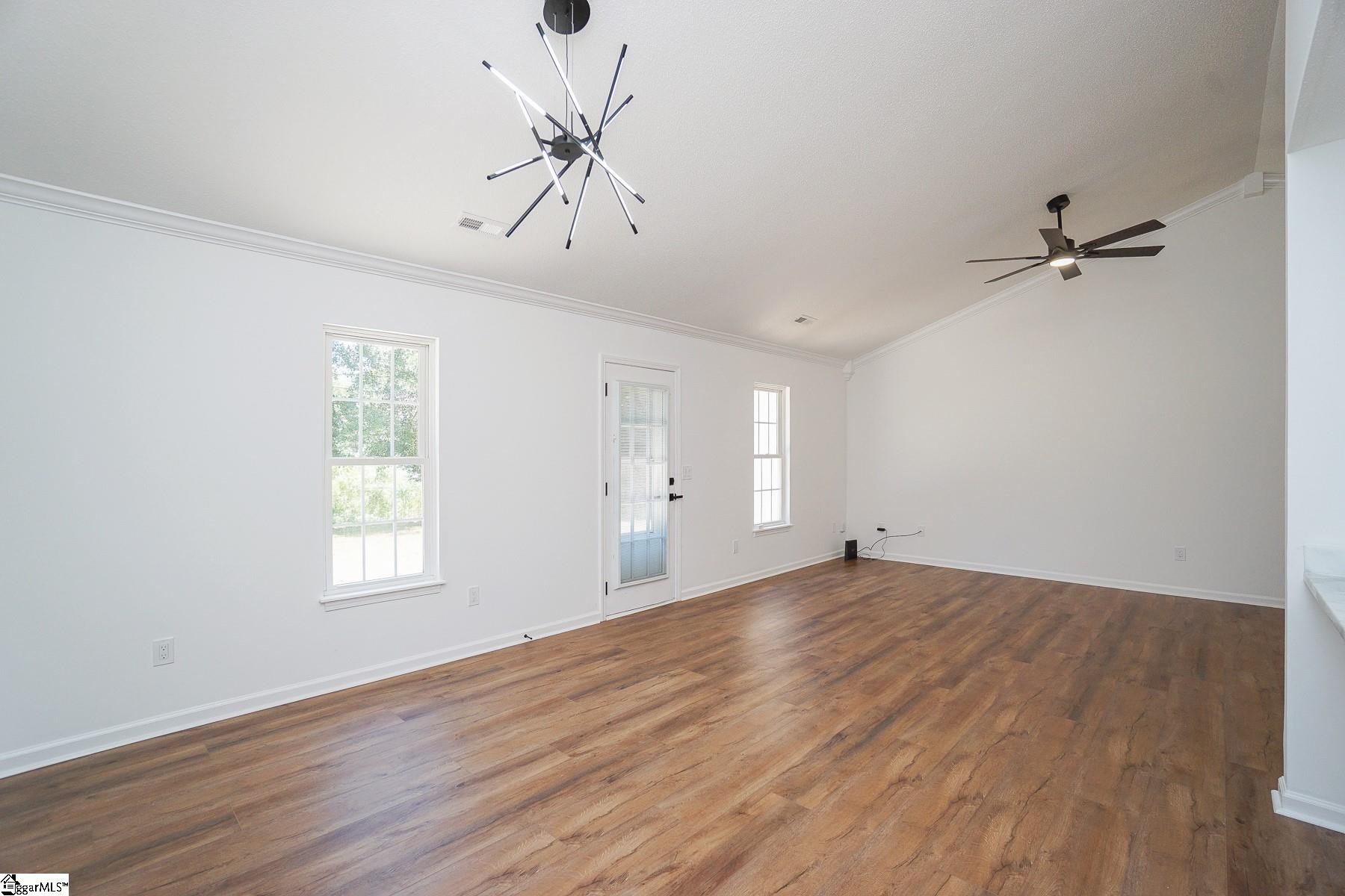 618 Friendship Road Seneca, SC 29678 - Photo 6 of 30 Gallery Image 6