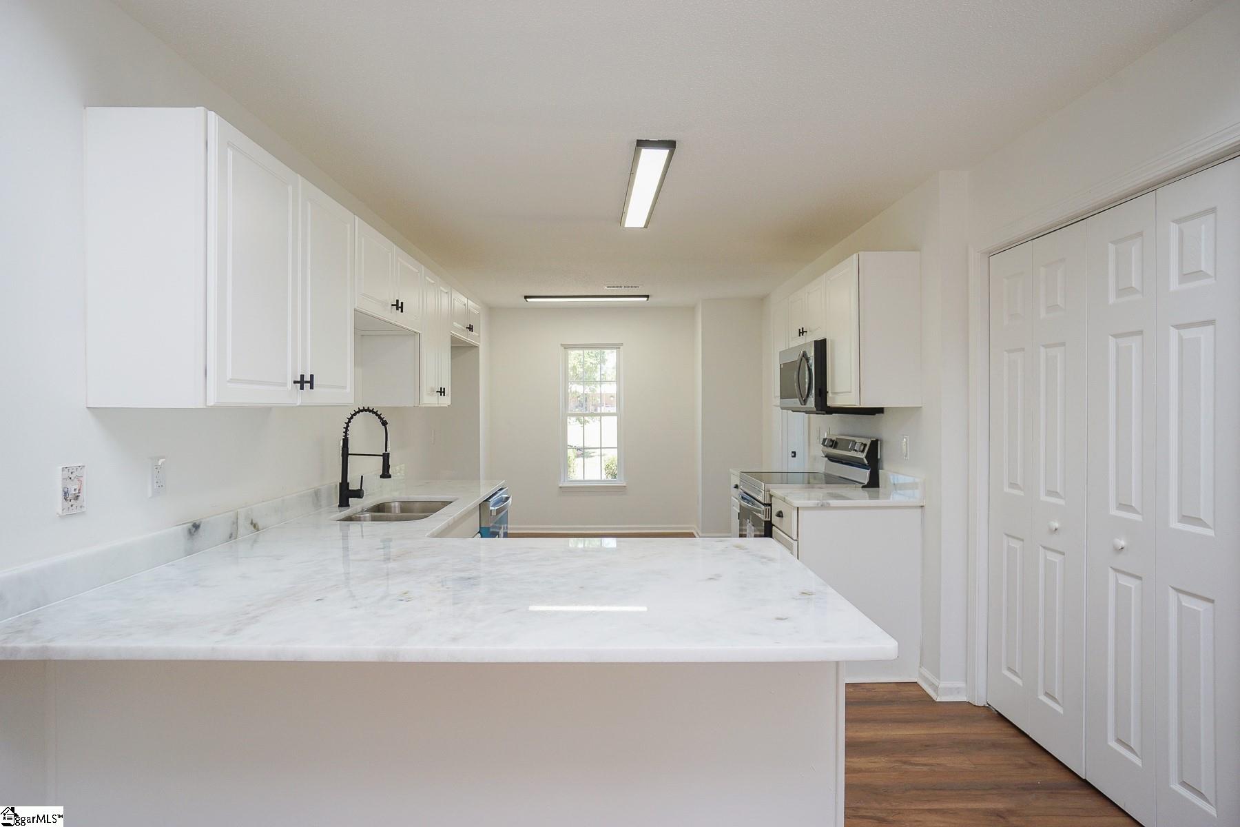 618 Friendship Road Seneca, SC 29678 - Photo 8 of 30 Gallery Image 8
