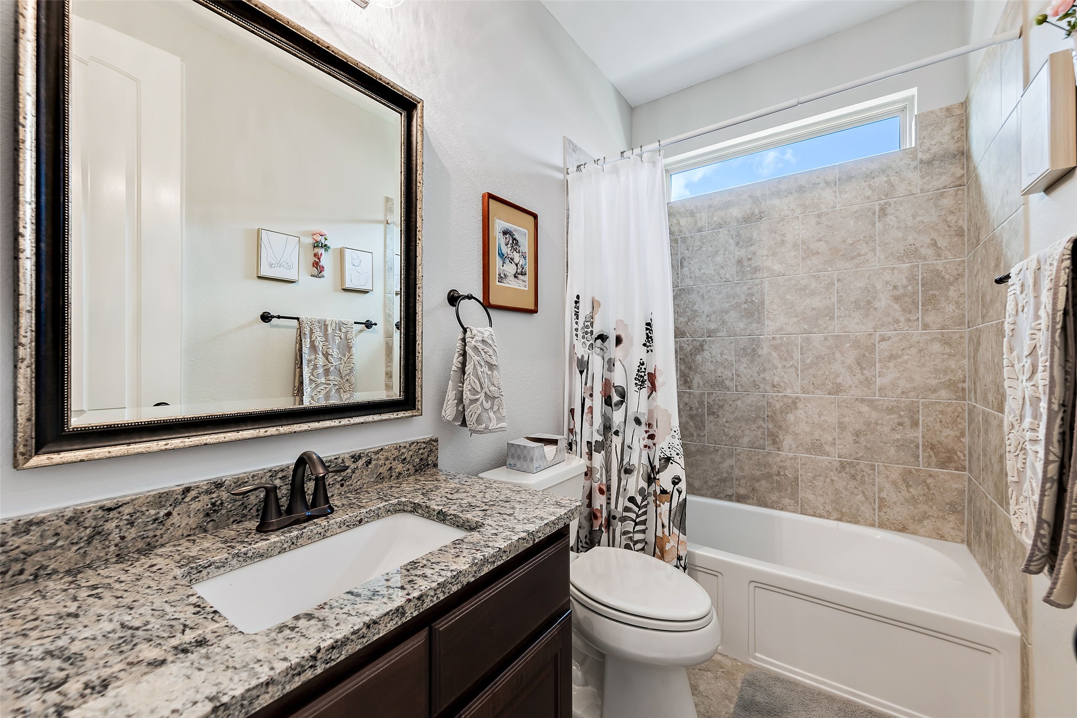 106 Maxwell Way Austin, TX 78738 - Photo 20 of 40 Full bath featuring vanity and shower / bath combo