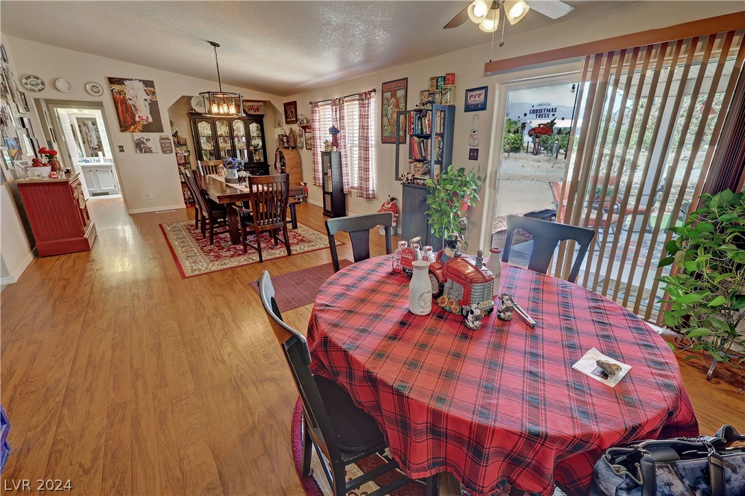 941 Gold Point Road Pahrump, NV 89060 - Photo 29 of 75 KITCHEN