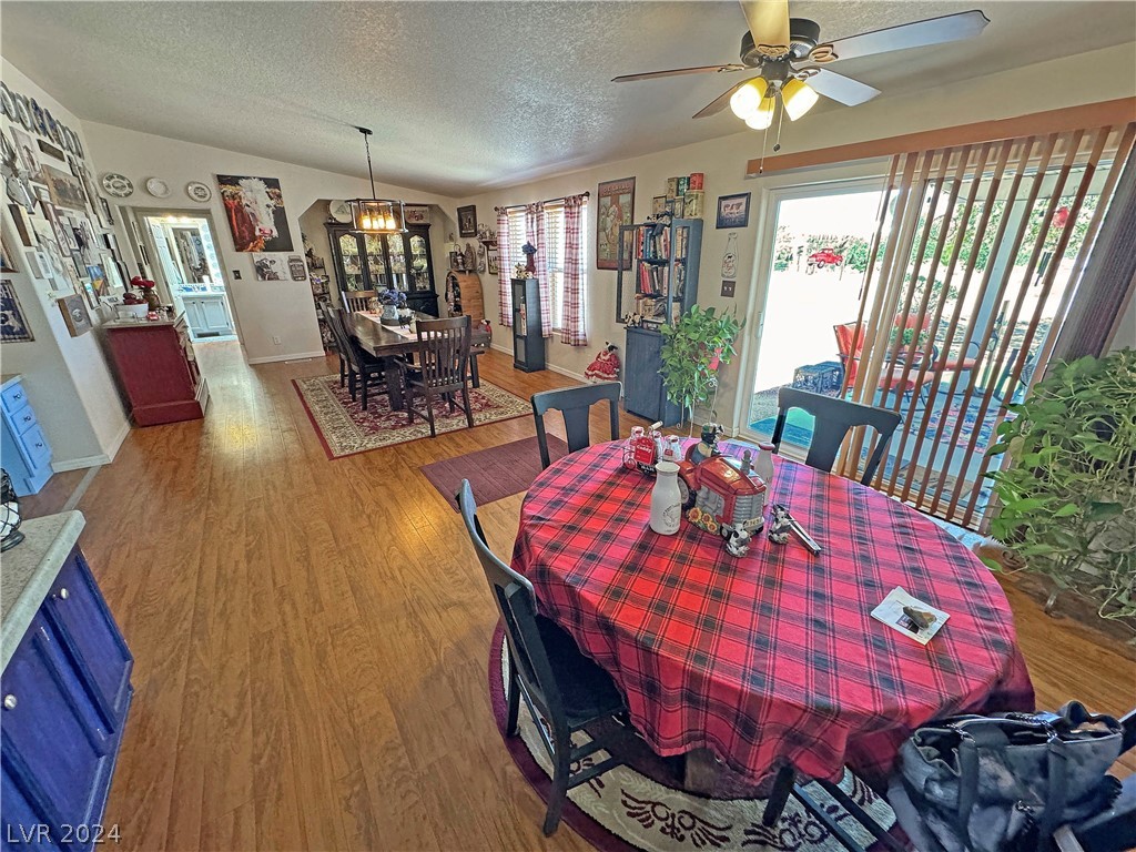 941 Gold Point Road Pahrump, NV 89060 - Photo 31 of 75 KITCHEN