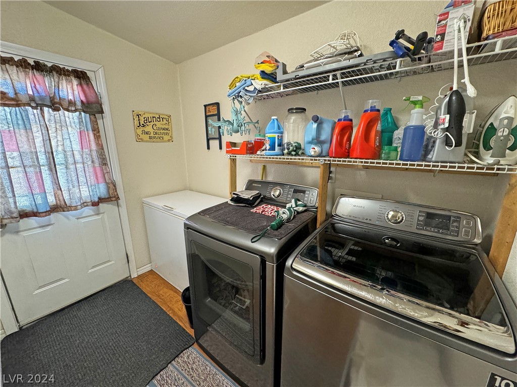 941 Gold Point Road Pahrump, NV 89060 - Photo 38 of 75 LAUNDRY