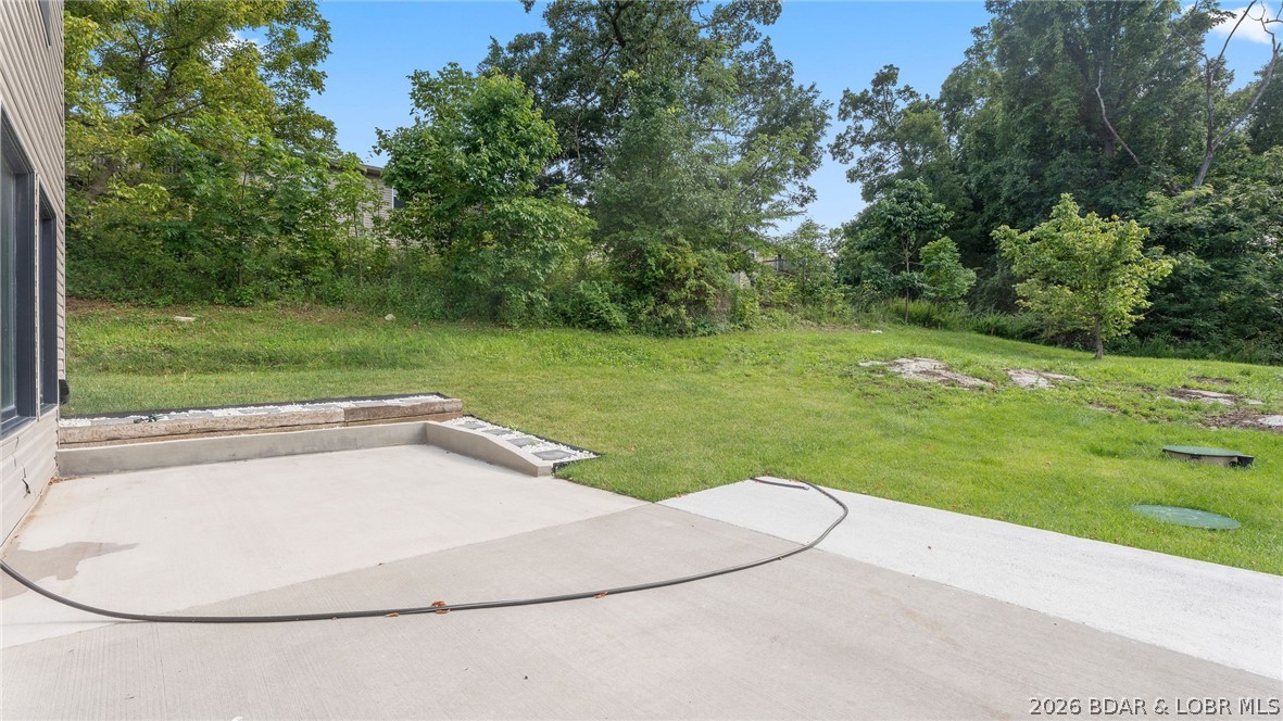 33 Hidden Cave Road Lake Ozark, MO 65049 - Photo 30 of 42 Back Patio