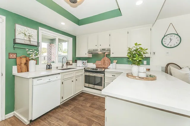 $369,900 | 5933 East Saginaw Way, Fresno, CA 93727