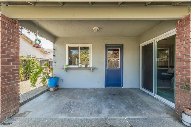 $369,900 | 5933 East Saginaw Way, Fresno, CA 93727