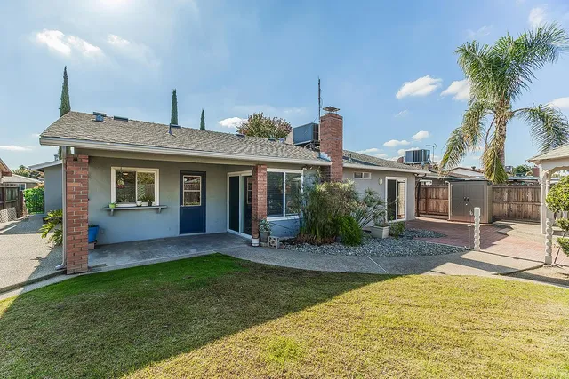 $369,900 | 5933 East Saginaw Way, Fresno, CA 93727