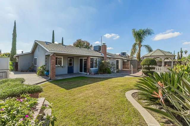 $369,900 | 5933 East Saginaw Way, Fresno, CA 93727