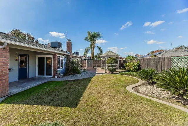 $369,900 | 5933 East Saginaw Way, Fresno, CA 93727