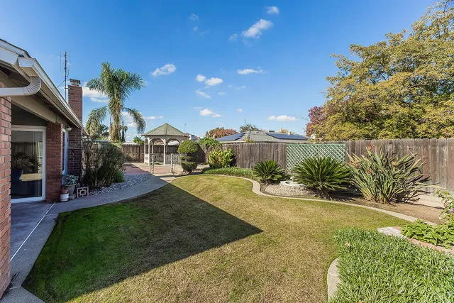 $369,900 | 5933 East Saginaw Way, Fresno, CA 93727