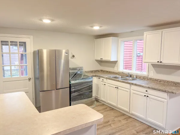 $2,900 | 37 Mathewson Avenue, Enfield, CT 06082