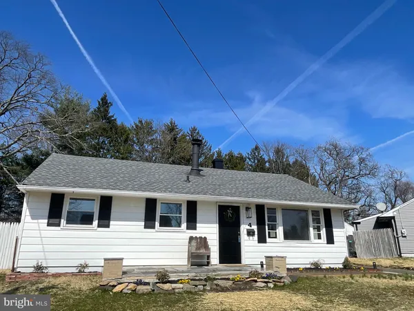 $365,000 | 4 North Walnut Circle, West Berlin, NJ 08091