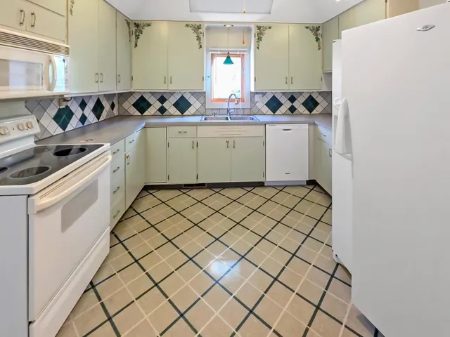 $82,500 | 205 East 3rd Street East, Herman, MN 56248