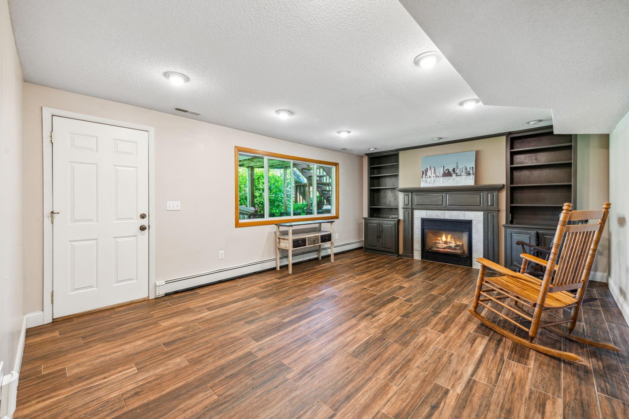 1295 Valleyview Road Chaska, MN 55318 - Photo 19 of 25 Gallery Image 19