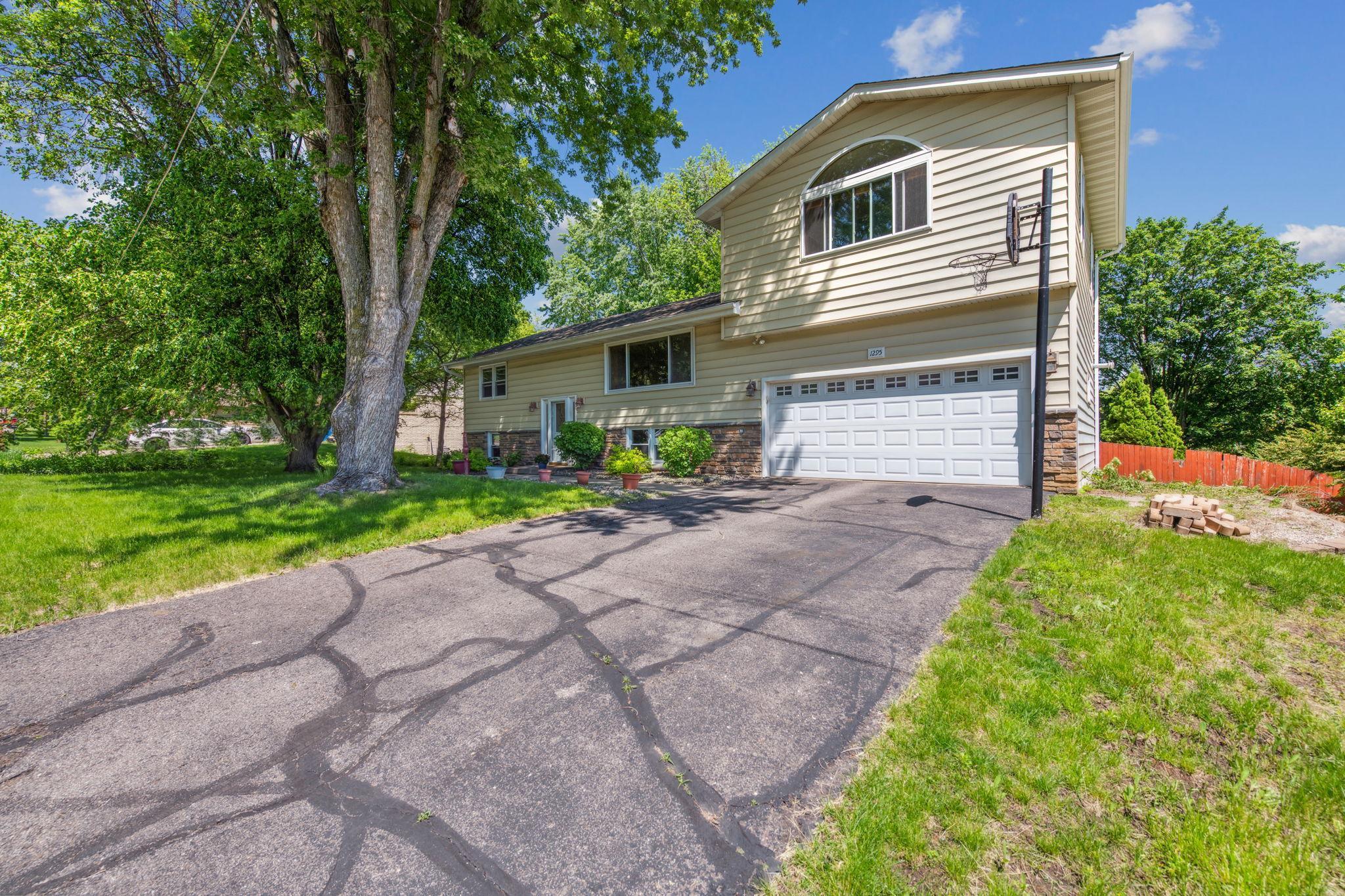 1295 Valleyview Road Chaska, MN 55318 - Photo 24 of 25 Gallery Image 24