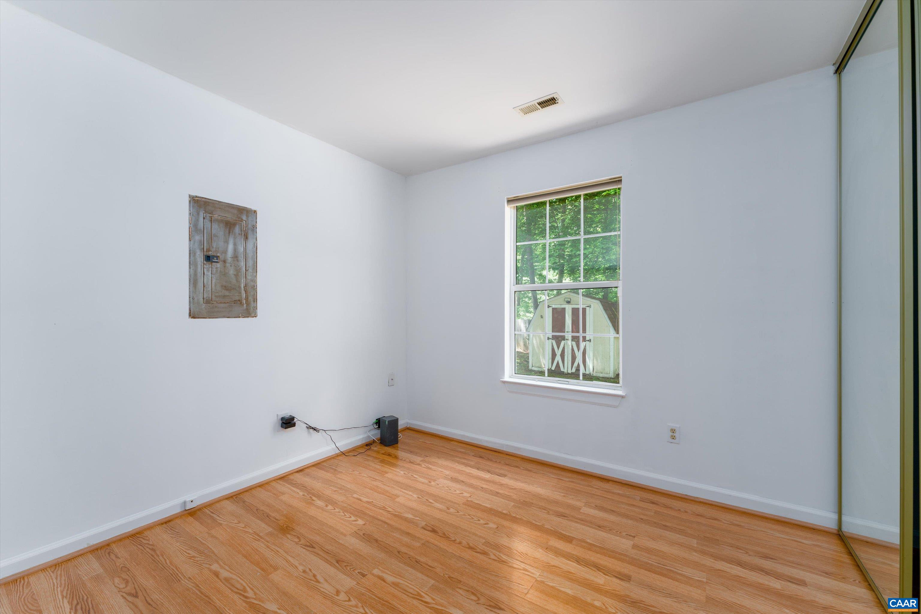 17 Riverside Drive Palmyra, VA 22963 - Photo 27 of 32 an empty room with a window