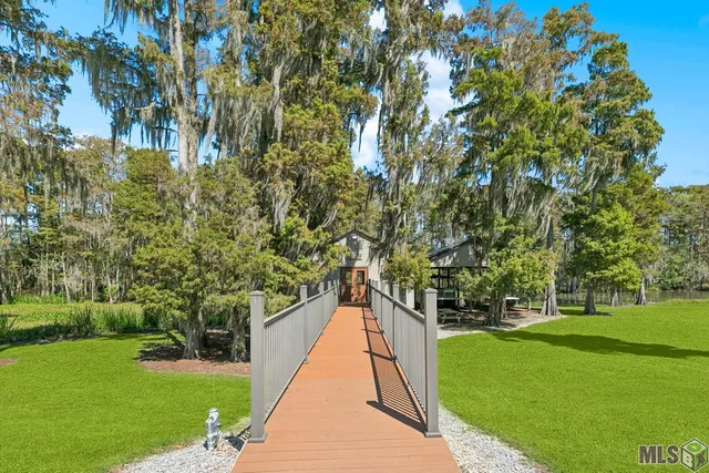 $1,888,690 | 18228 Bayou Pierre Drive, Maurepas, LA 70449