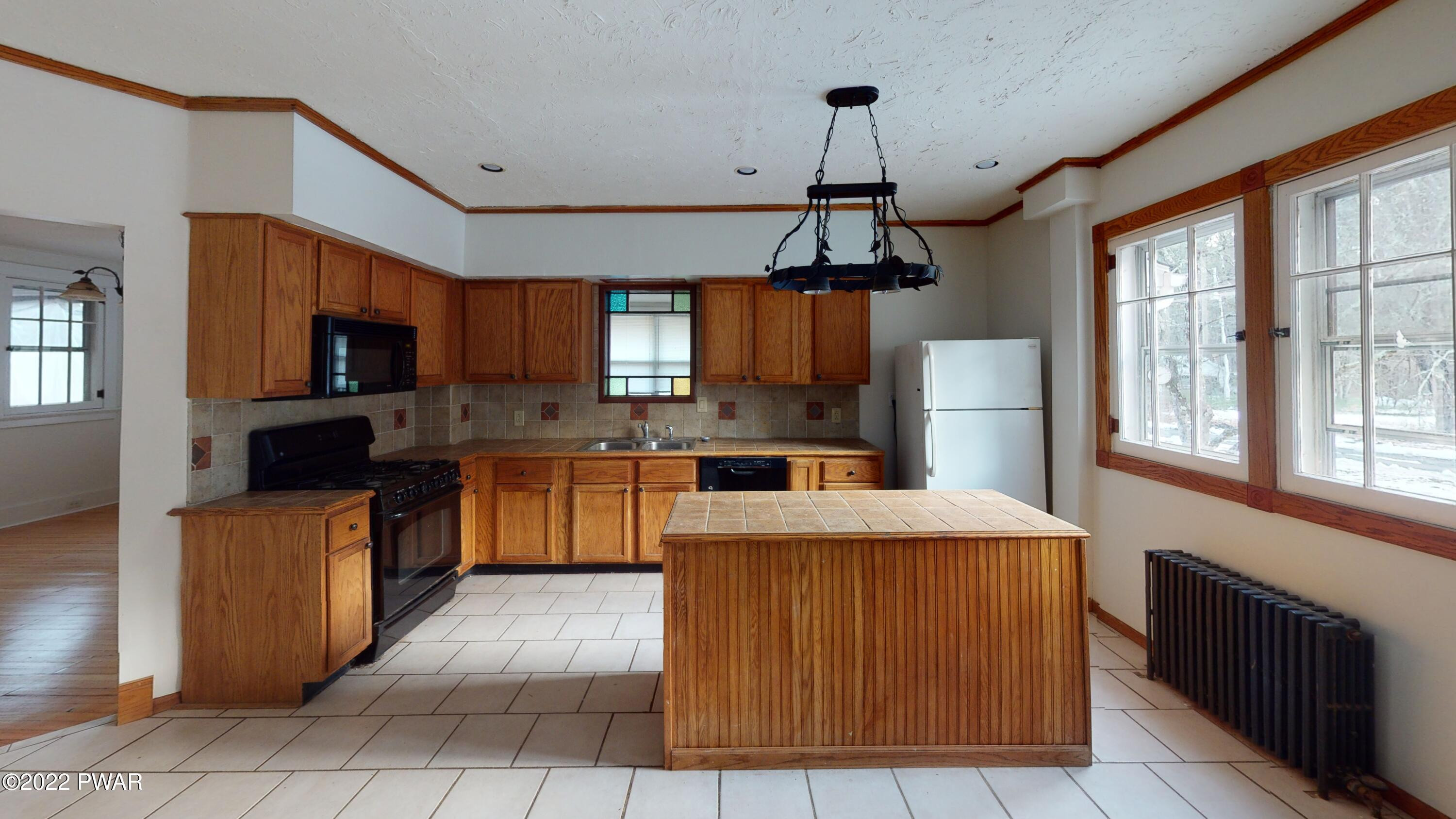 105 Old Bridge Road Milford, PA 18337 - Photo 11 of 40