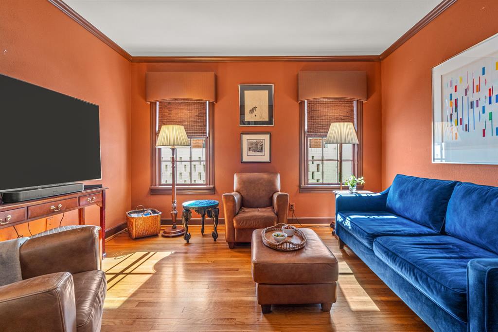 3628 Potomac Avenue Fort Worth, TX 76107 - Photo 15 of 32 a living room with furniture and a flat screen tv