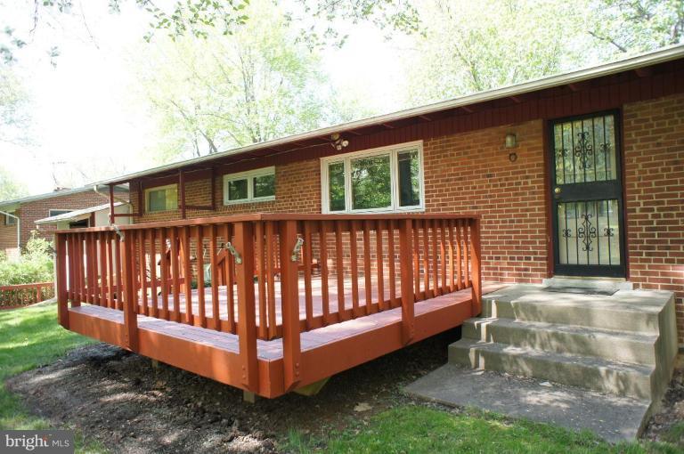 6823 Old Chesterbrook Road McLean, VA 22101 - Photo 8 of 29 Exterior #2