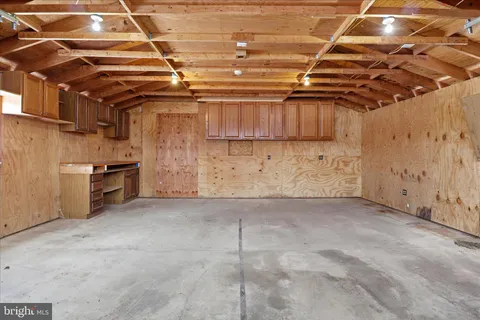 a view of a garage room