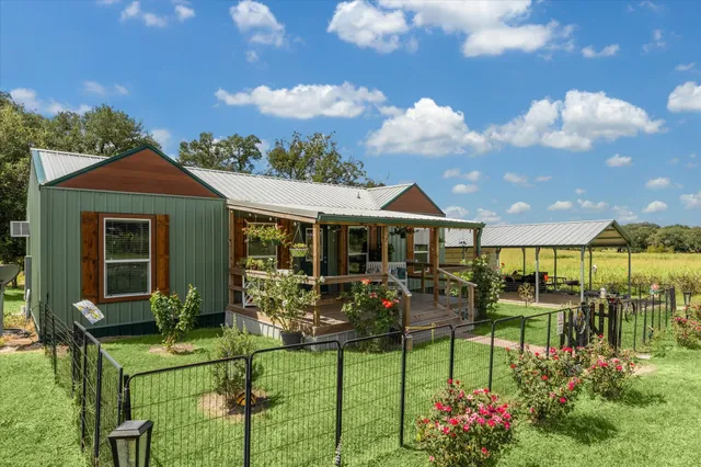 $300,000 | 9015 Highway 36, Brenham, TX 77833