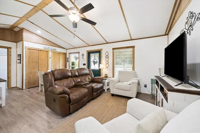 $300,000 | 9015 Highway 36, Brenham, TX 77833