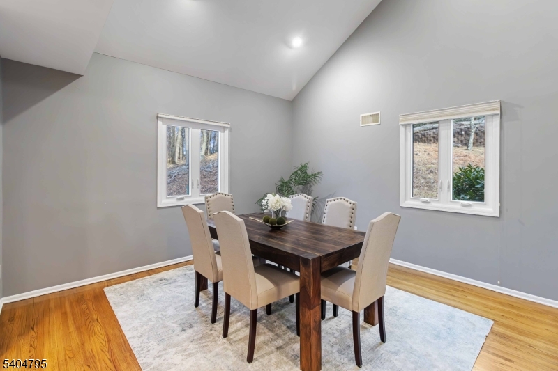 27 Bayowski Road West Orange, NJ 07052 - Photo 11 of 33