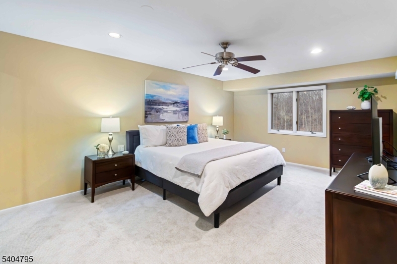 27 Bayowski Road West Orange, NJ 07052 - Photo 17 of 33