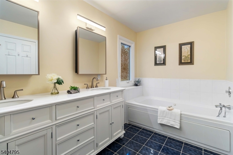 27 Bayowski Road West Orange, NJ 07052 - Photo 19 of 33