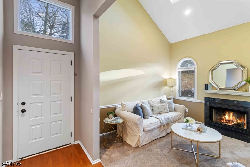 27 Bayowski Road West Orange, NJ 07052 - Photo 4 of 33