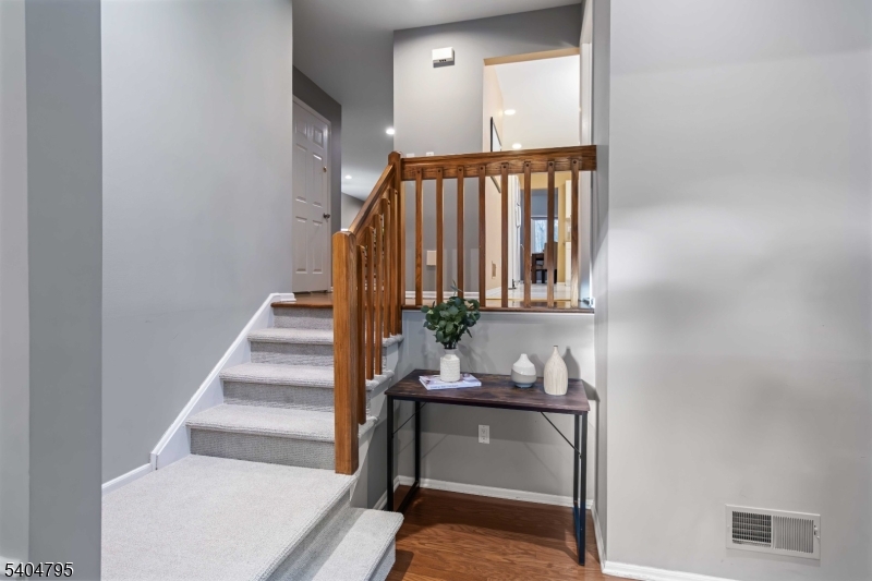 27 Bayowski Road West Orange, NJ 07052 - Photo 6 of 33