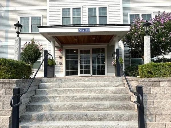 $649,900 | 7 Sterling Hill Lane, Unit 722, Exeter, NH 03833