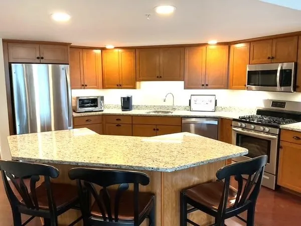 $649,900 | 7 Sterling Hill Lane, Unit 722, Exeter, NH 03833