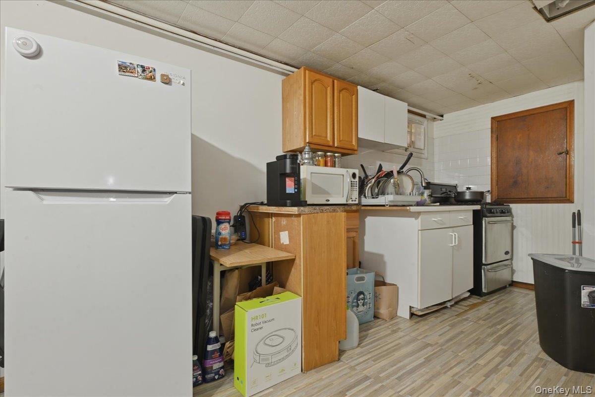 79 Wellington Road Elmont, NY 11003 - Photo 23 of 33