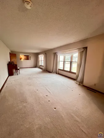 $469,000 | 1227 Rd J, Emporia, KS 66801