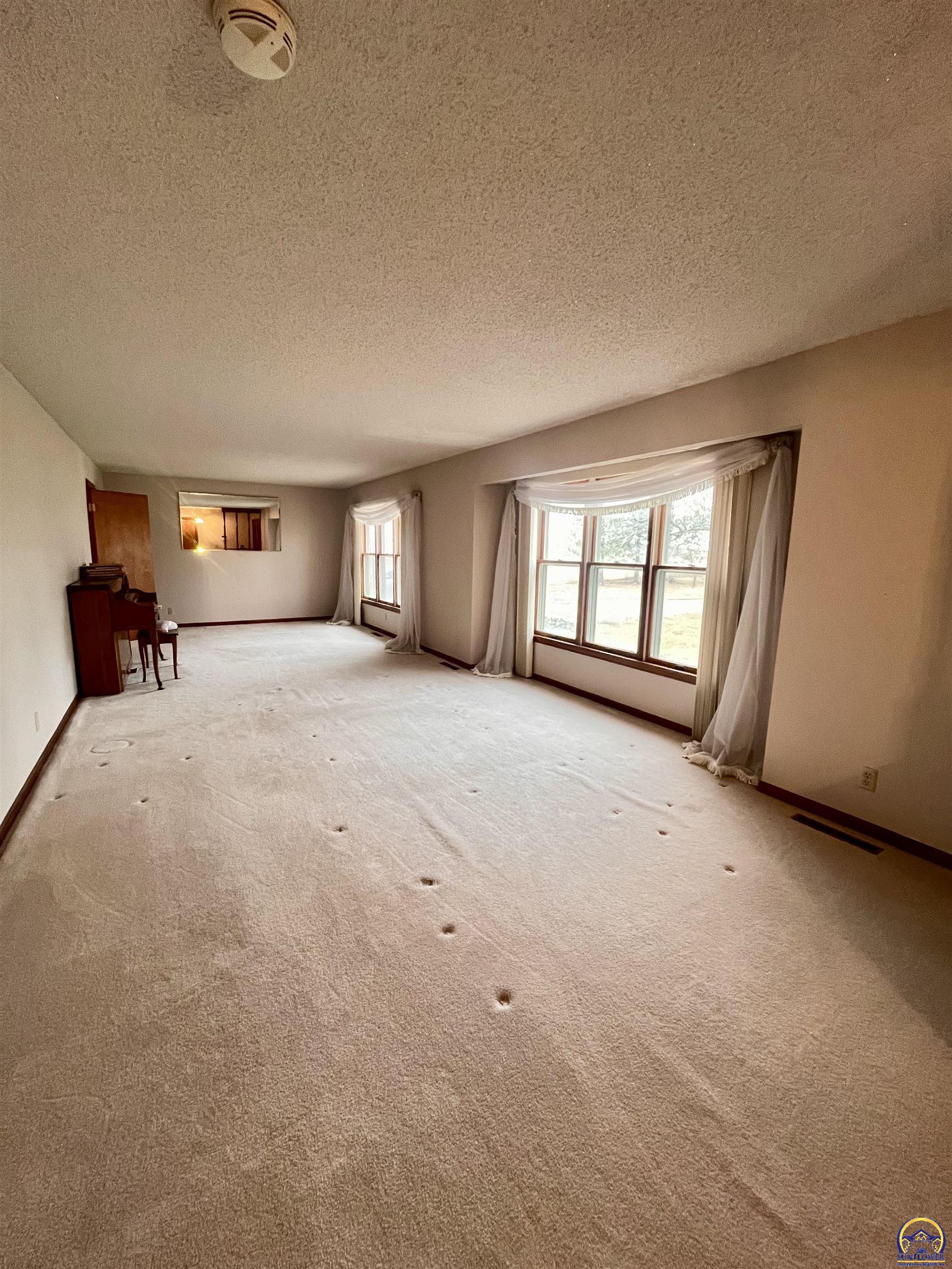 1227 Rd J Emporia, KS 66801 - Photo 13 of 68