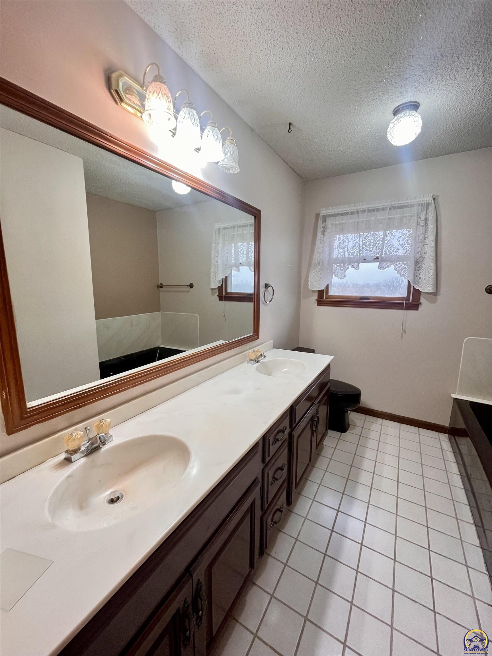 1227 Rd J Emporia, KS 66801 - Photo 20 of 68