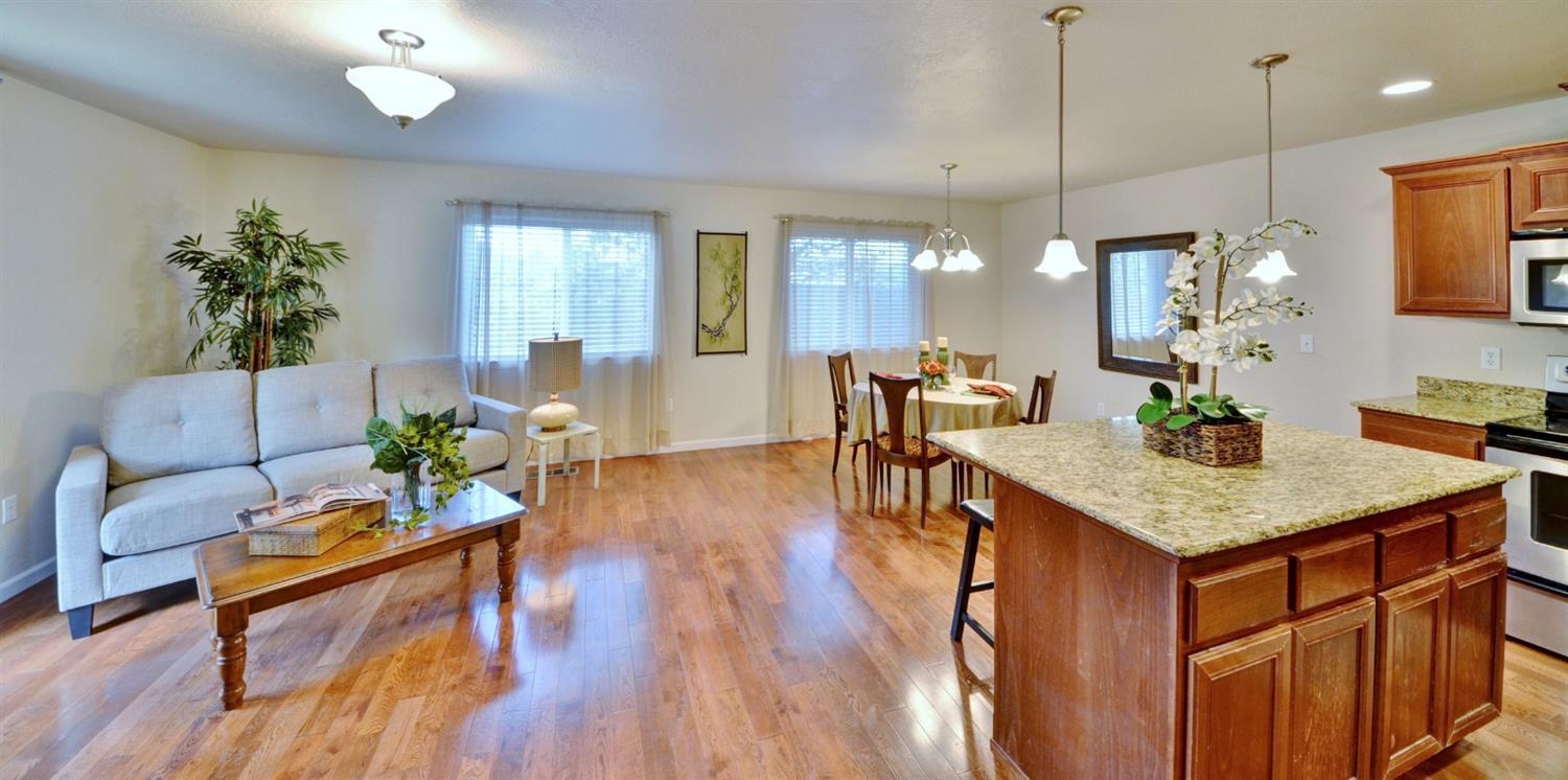 324 Everett Way Talent, OR 97540 - Photo 8 of 35 Additional Photo