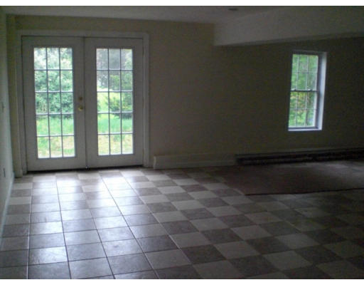 95 Southold Road Auburn, MA 01607 - Photo 3 of 13 Gallery Image 3