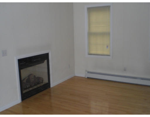 95 Southold Road Auburn, MA 01607 - Photo 7 of 13 Gallery Image 7