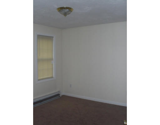 95 Southold Road Auburn, MA 01607 - Photo 10 of 13 Gallery Image 10