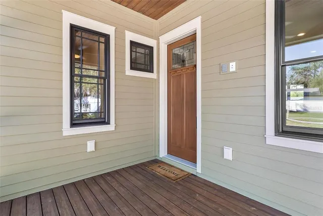 a view of an outdoor space of a house