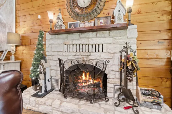 $675,000 | 51 Bullock Lane, Shepherd, TX 77371