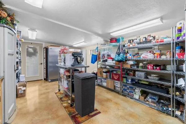 $675,000 | 51 Bullock Lane, Shepherd, TX 77371